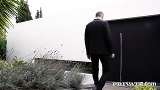 Любовник вынужден смотреть как его женщина трахается с законным супругом